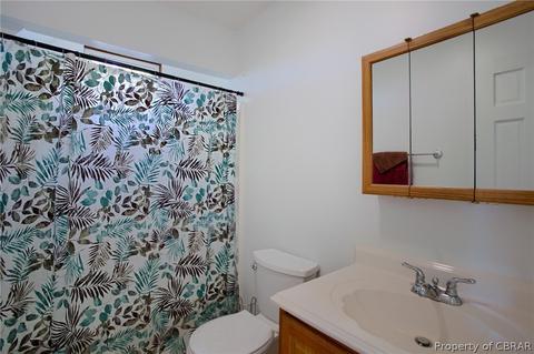 12033 Roane Ave, Gloucester, VA 23061 photo 17