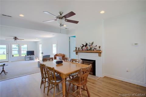 12033 Roane Ave, Gloucester, VA 23061 photo 9