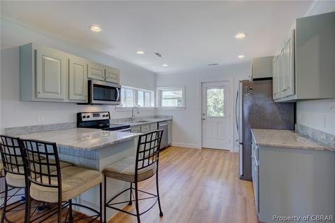 12033 Roane Ave, Gloucester, VA 23061 photo 5