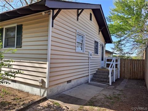 6215 Holly Trl, Gloucester, VA 23061 photo 2