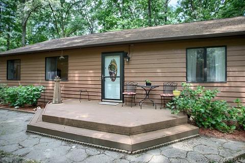 6936 Fox Ln, Gloucester, VA 23061 photo 2