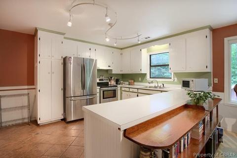 6936 Fox Ln, Gloucester, VA 23061 photo 9