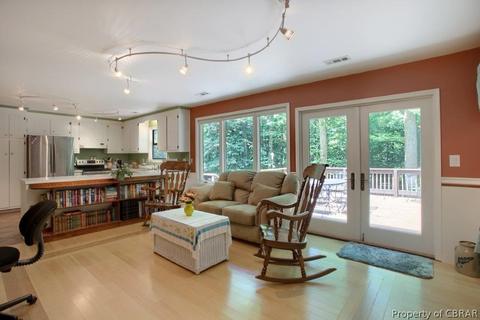 6936 Fox Ln, Gloucester, VA 23061 photo 12