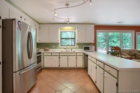6936 Fox Ln, Gloucester, VA 23061 photo 8