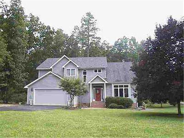 5718 Maple Brook Dr, Midlothian, VA 23112 photo 1