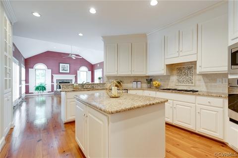 42 E Square Ct, Richmond, VA 23238 photo 12