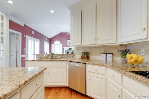 42 E Square Ct, Richmond, VA 23238 photo 18