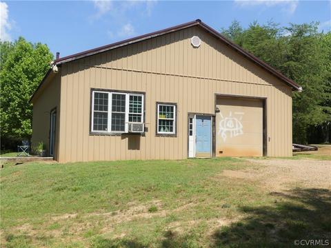 153 Walker Dr, Prospect, VA 23960 photo 3
