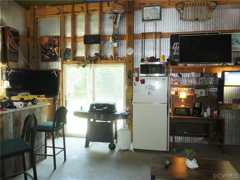 153 Walker Dr, Prospect, VA 23960 photo 10