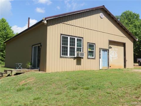 153 Walker Dr, Prospect, VA 23960 photo 4