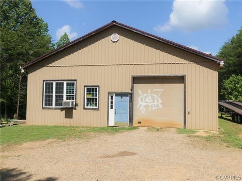 153 Walker Dr, Prospect, VA 23960 photo 2