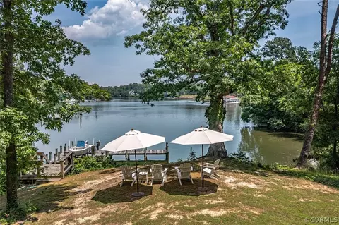 105 Dream Point Rd, Weems, VA 22576 photo 3