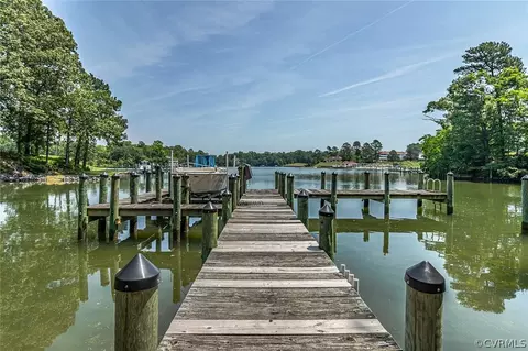 105 Dream Point Rd, Weems, VA 22576 photo 9