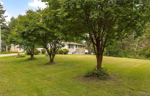 42 Whispering Pine Ln, Bumpass, VA 23024 photo 4