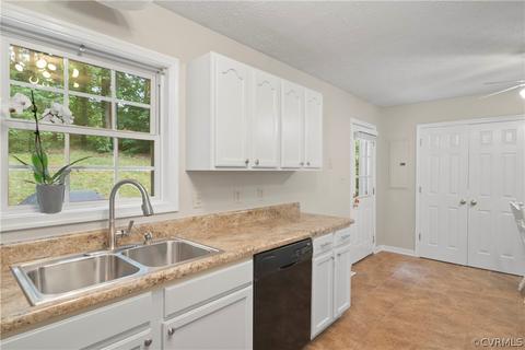 2435 Brookforest Rd, Midlothian, VA 23112 photo 16