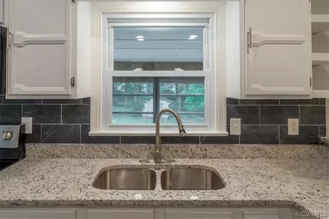 2910 Delfin Rd, Midlothian, VA 23112 photo 10