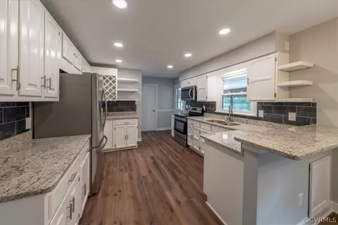2910 Delfin Rd, Midlothian, VA 23112 photo 11