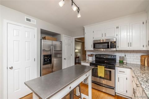 2303 Shadow Ridge Ct, Midlothian, VA 23112 photo 12