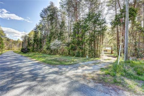 4696 E Grey Fox Cir, Gum Spring, VA 23065 photo 18
