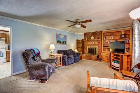4696 E Grey Fox Cir, Gum Spring, VA 23065 photo 5
