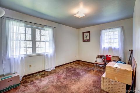 4696 E Grey Fox Cir, Gum Spring, VA 23065 photo 6