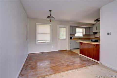 6448 Meadow Dr, Gloucester, VA 23061 photo 6