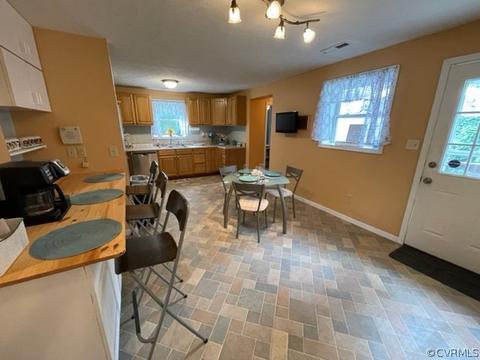 178 Jamestown Rd, Farmville, VA 23901 31 Photos Movoto