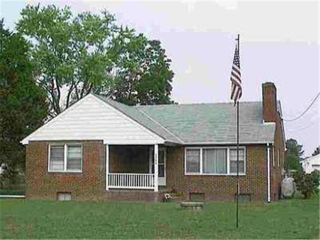 4011 Oakleys Ln, Richmond, VA 23223 photo 1
