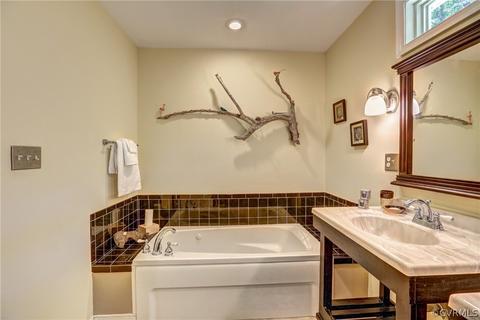 4560 Fox Chase Run, Gum Spring, VA 23065 photo 28