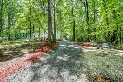 4560 Fox Chase Run, Gum Spring, VA 23065 photo 5