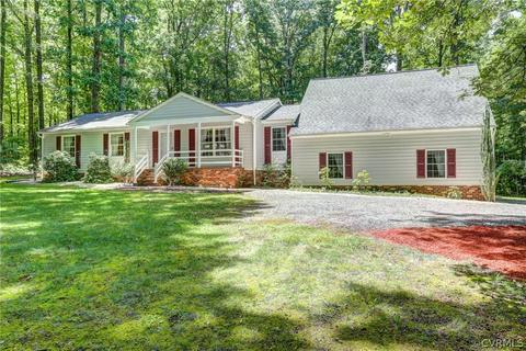 4560 Fox Chase Run, Gum Spring, VA 23065 photo 2