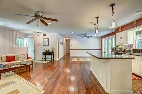 4560 Fox Chase Run, Gum Spring, VA 23065 photo 11