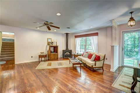 4560 Fox Chase Run, Gum Spring, VA 23065 photo 8