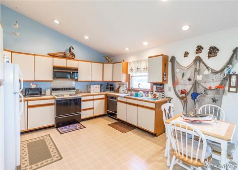 8139 Riverview Dr, Gloucester, VA 23061 photo 15
