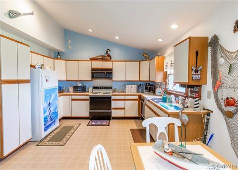 8139 Riverview Dr, Gloucester, VA 23061 photo 14