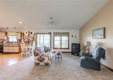 8139 Riverview Dr, Gloucester, VA 23061 photo 11