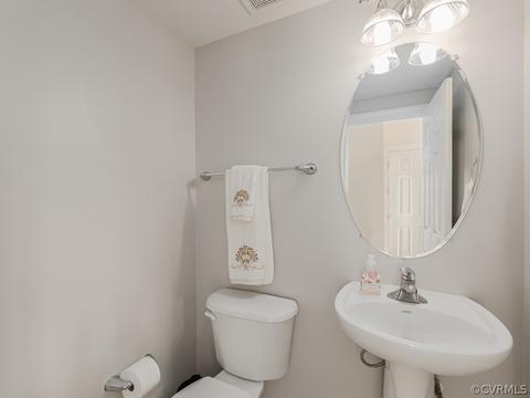 19230 Potomac Crest Dr, Triangle, VA 22172 photo 9