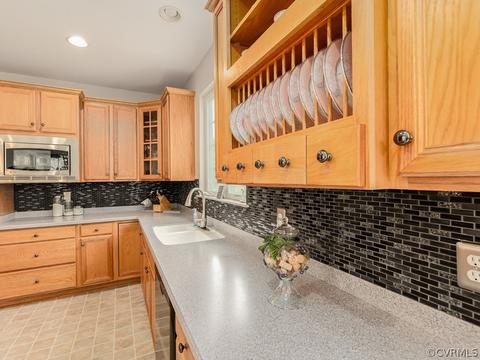 19230 Potomac Crest Dr, Triangle, VA 22172 photo 4