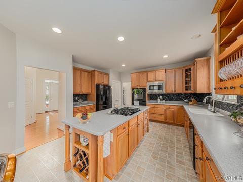 19230 Potomac Crest Dr, Triangle, VA 22172 photo 3