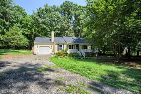 8475 Woodhaven Dr, Gloucester, VA 23061 photo 1
