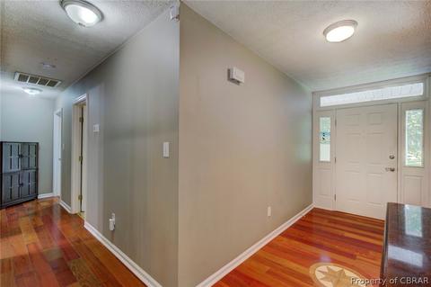 8475 Woodhaven Dr, Gloucester, VA 23061 photo 4