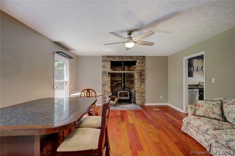 8475 Woodhaven Dr, Gloucester, VA 23061 photo 5