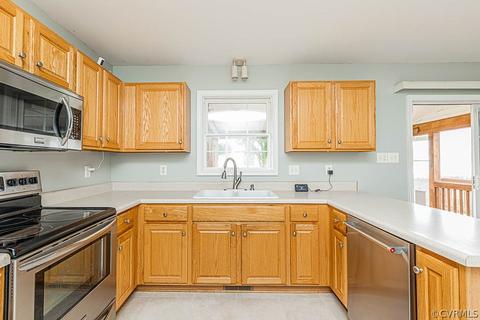 6766 Crump Dr, Mechanicsville, VA 23111 photo 17