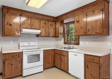 8200 Preakness Ct, Midlothian, VA 23112 photo 9