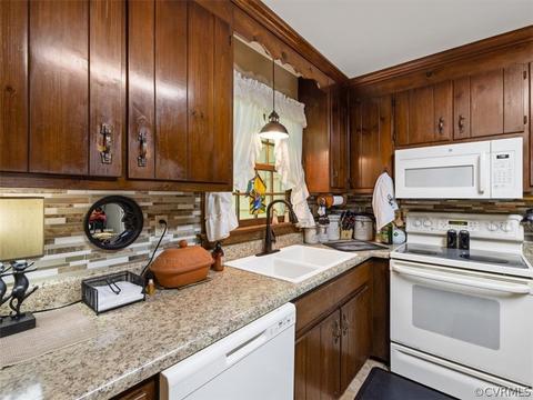 3200 Barnes Spring Ter, Midlothian, VA 23112 photo 11