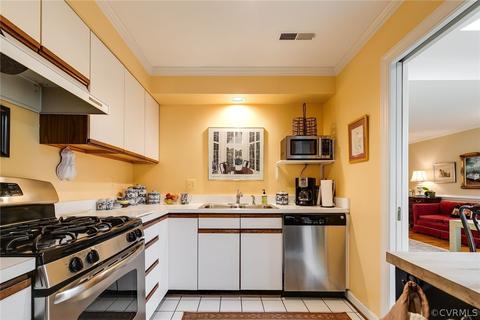 15 Hampton Commons Ter, Richmond, VA 23226 photo 8