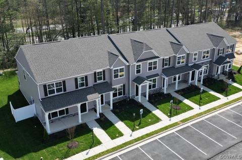 8284 Scott Commons Dr, Richmond, VA 23227