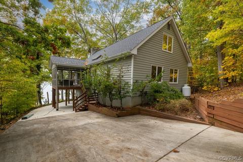 39 Anchor Dr, Bracey, VA 23919 photo 1