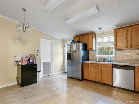 213 E Sylvan Rd, Waverly, VA 23890 photo 8