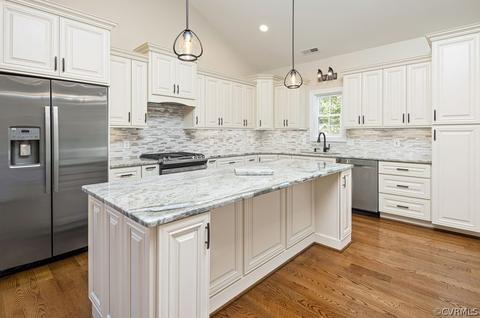 808 Edgewood Cir, Halifax, VA 24558 photo 2